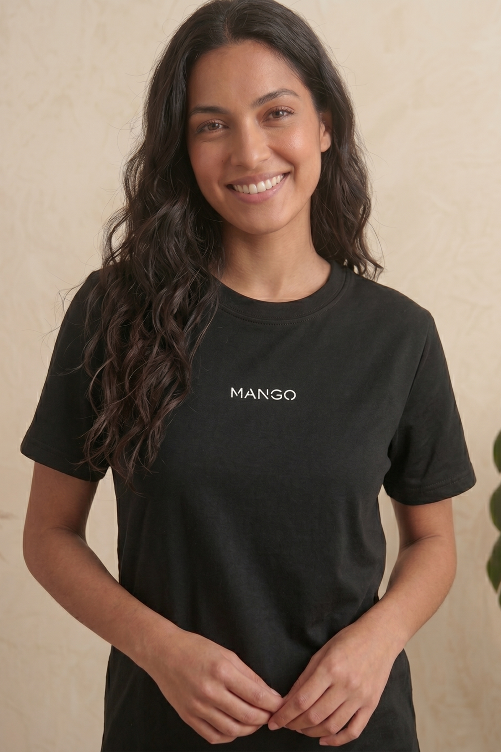 Siyah Mango Baskılı Pamuklu Tişört
